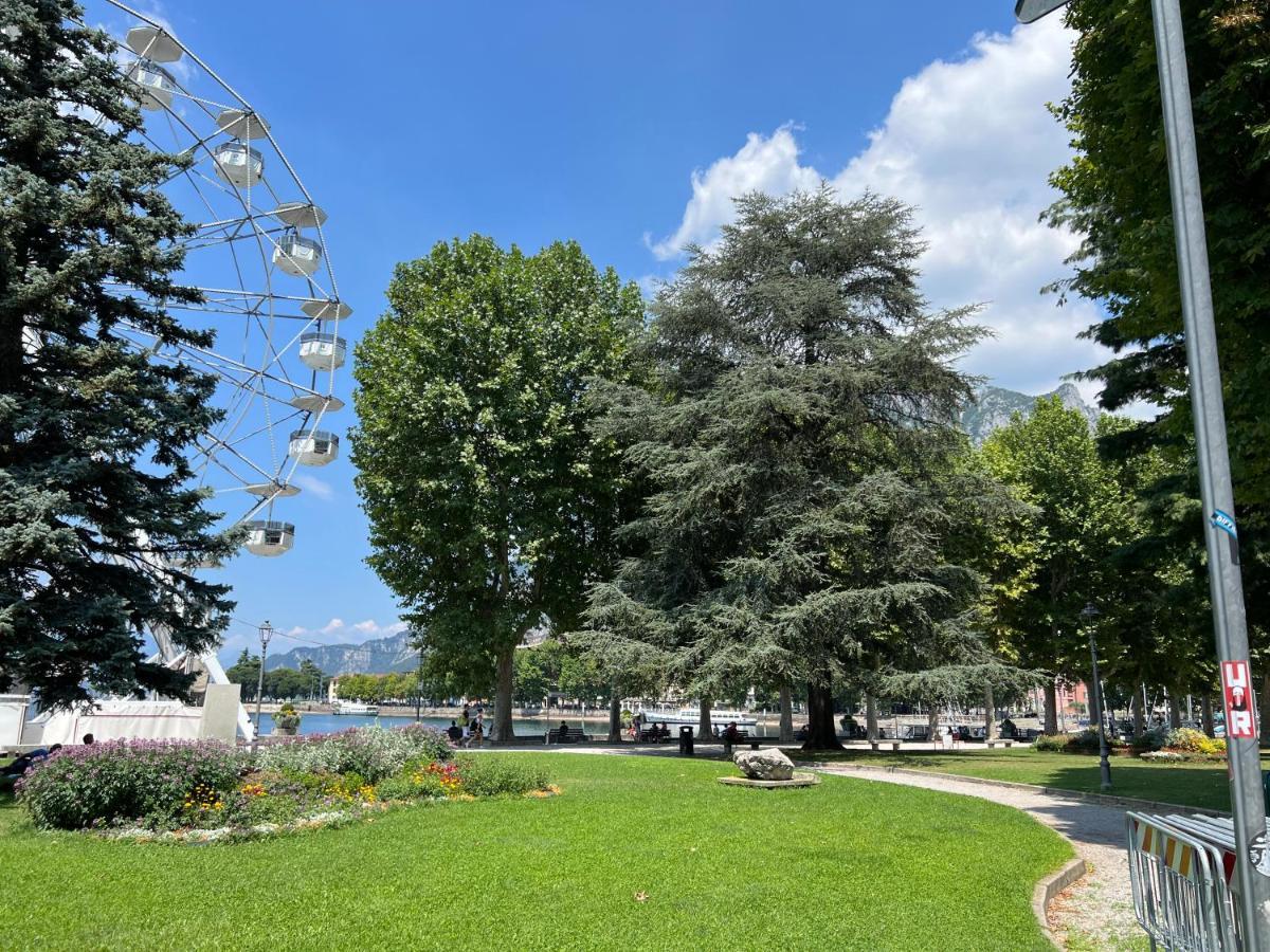 Casa Cavour Lecco - Downtown Design Penthouse Apartamento Exterior foto