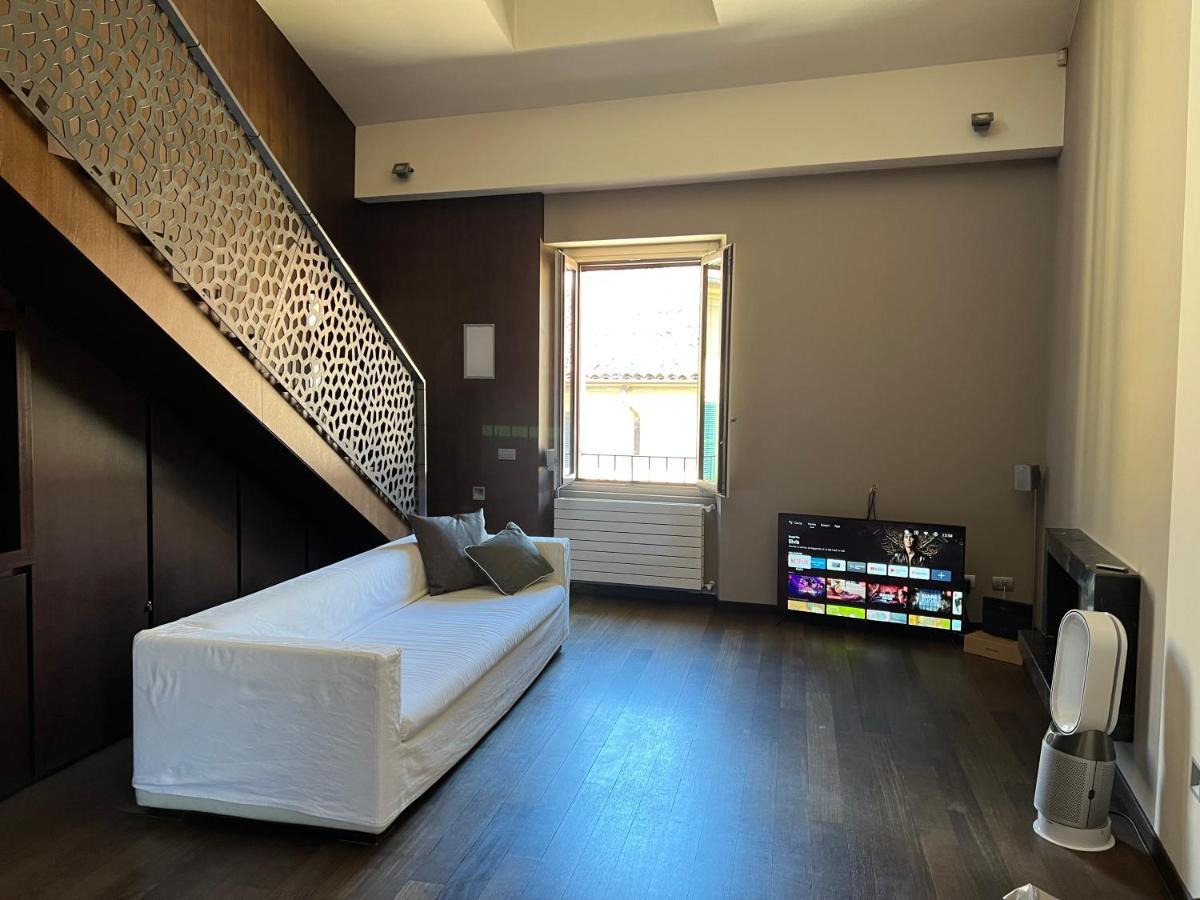 Casa Cavour Lecco - Downtown Design Penthouse Apartamento Exterior foto