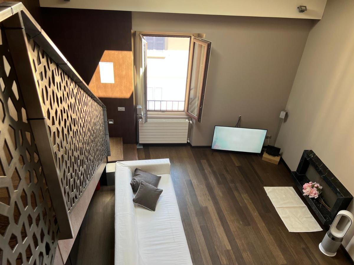 Casa Cavour Lecco - Downtown Design Penthouse Apartamento Exterior foto