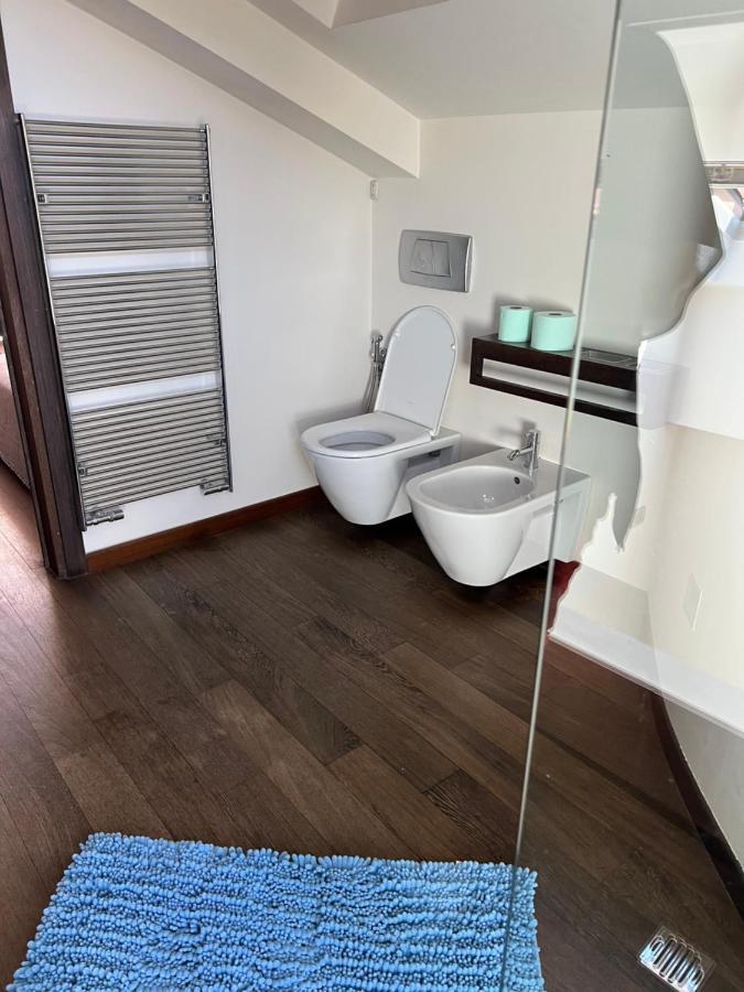 Casa Cavour Lecco - Downtown Design Penthouse Apartamento Exterior foto