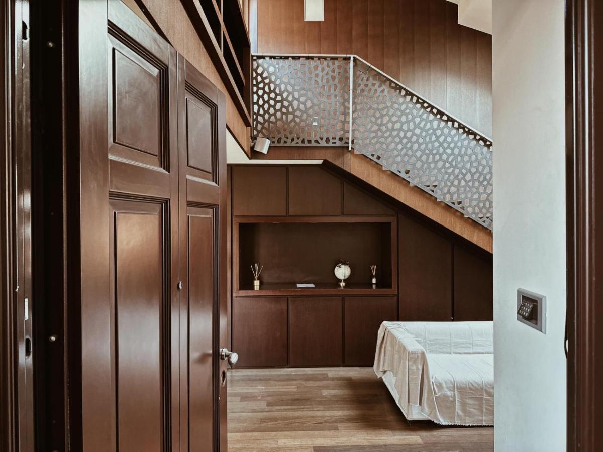 Casa Cavour Lecco - Downtown Design Penthouse Apartamento Exterior foto